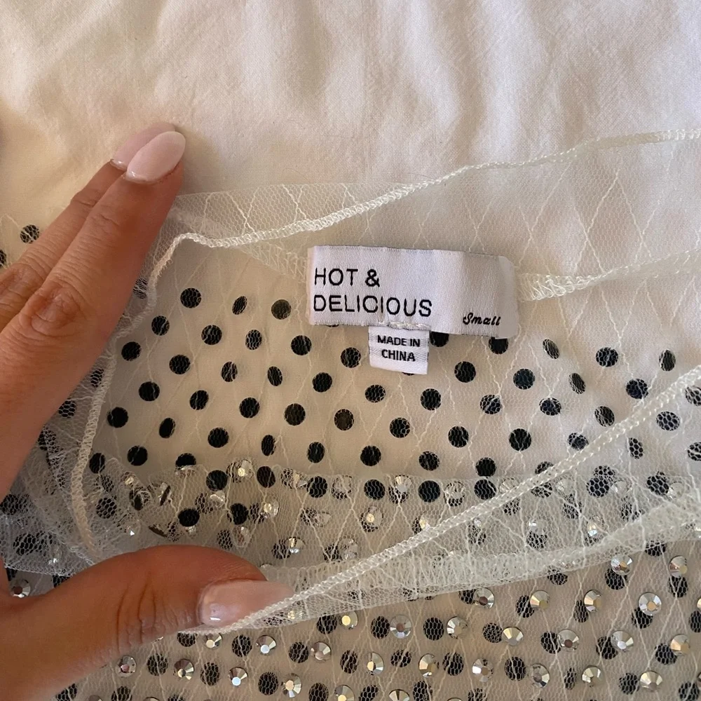 💎Hot & Delicious Mesh Rhinestone Top💎 - Picture 2 of 4